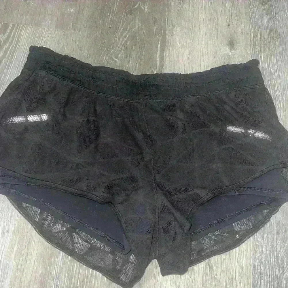 Lululemon City Sky Run By Short-Black-size 10